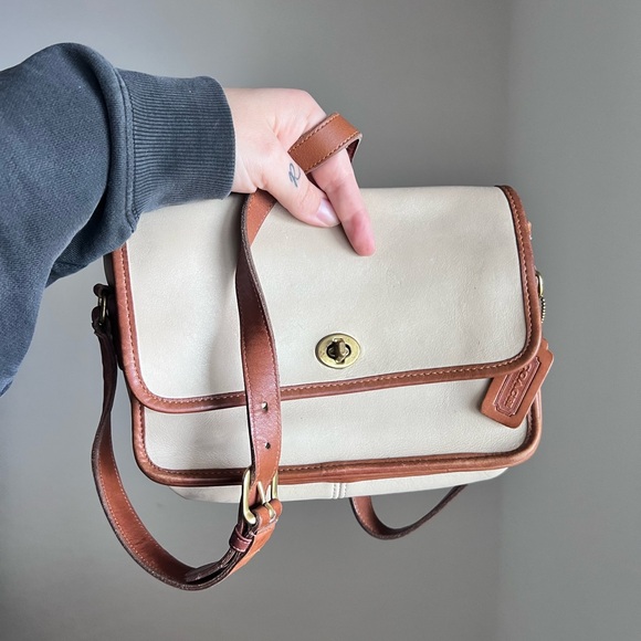 Coach Handbags - Vintage coach bag